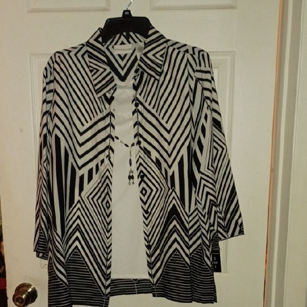 Alfred Dunner Black and White Button Down Shirt
